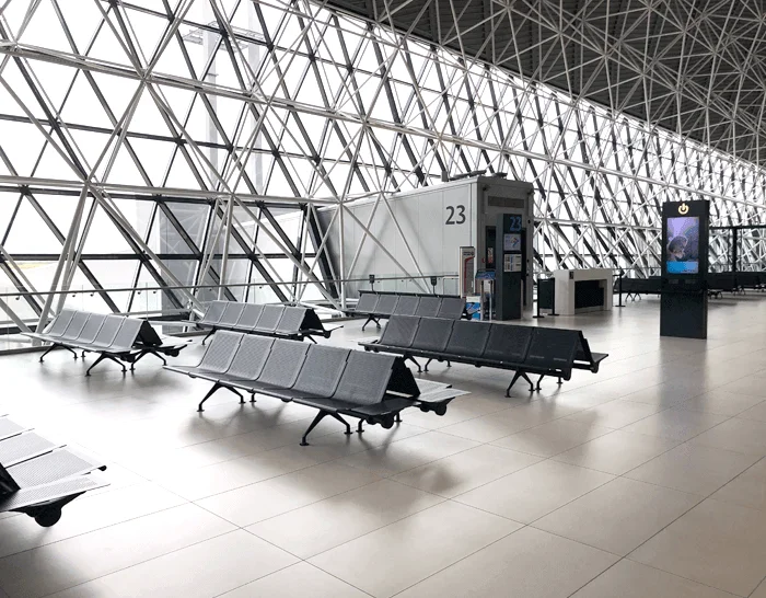 Naslovna stranica | Zobni implantati